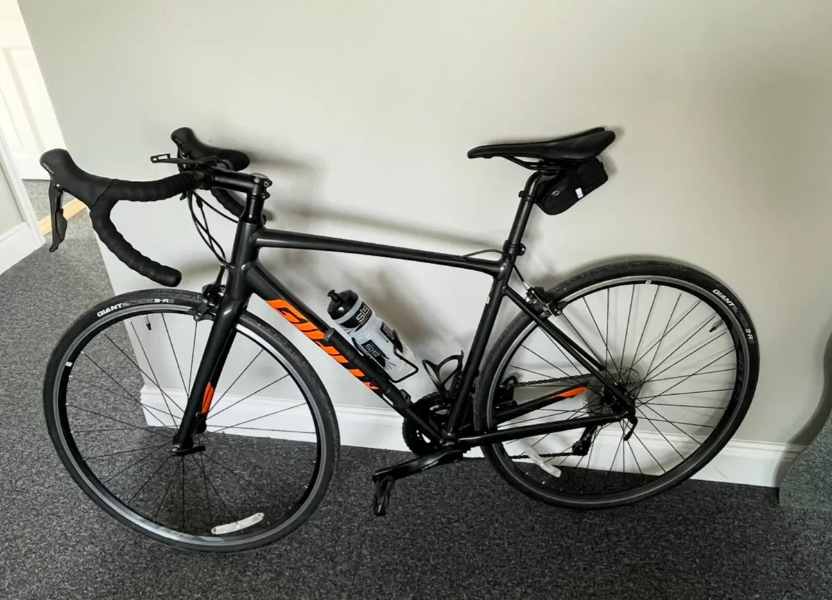 Giant Contend race bike - Image 2