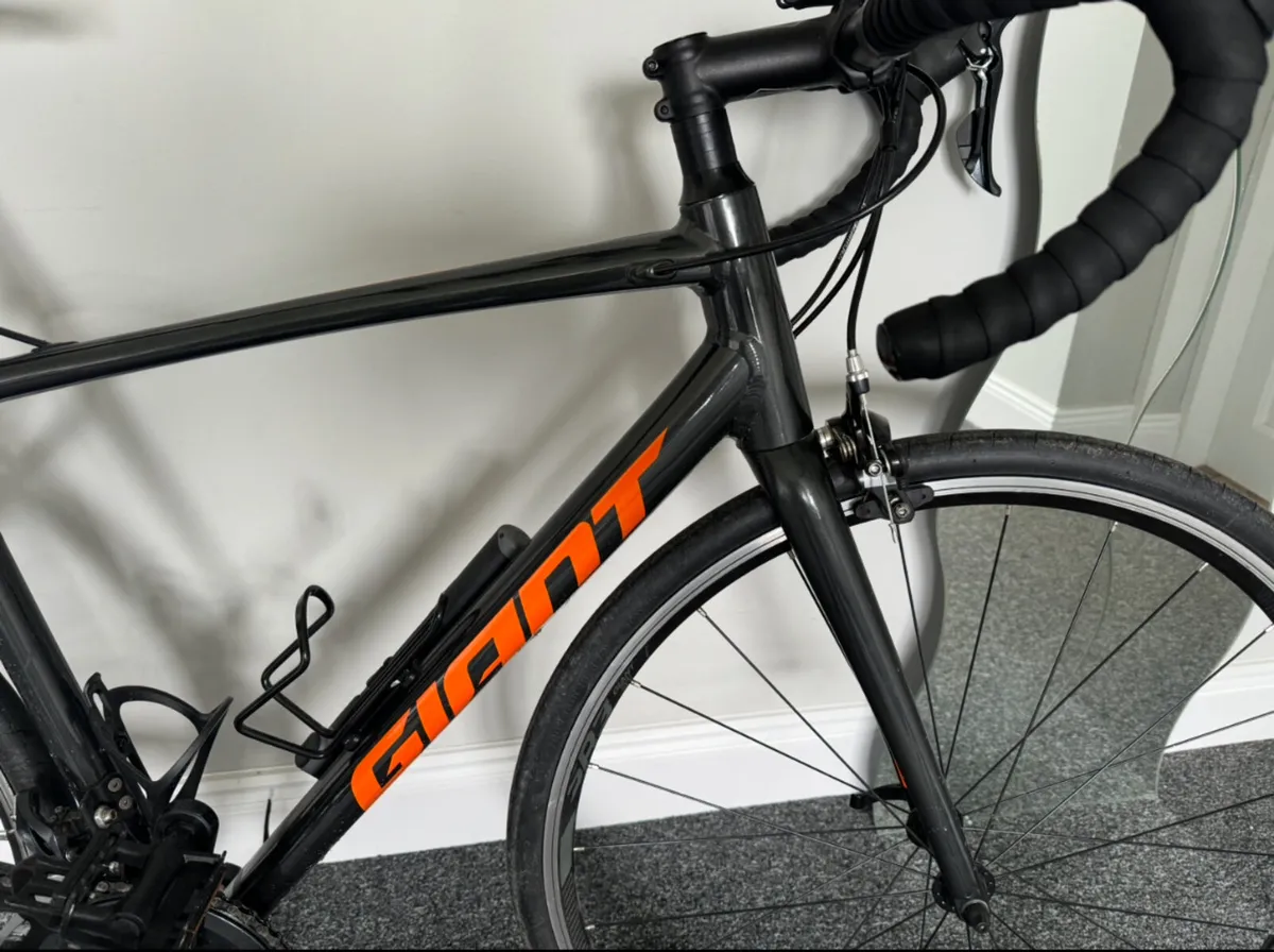 Giant Contend race bike - Image 3