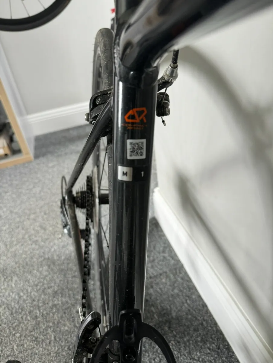 Giant Contend race bike - Image 4