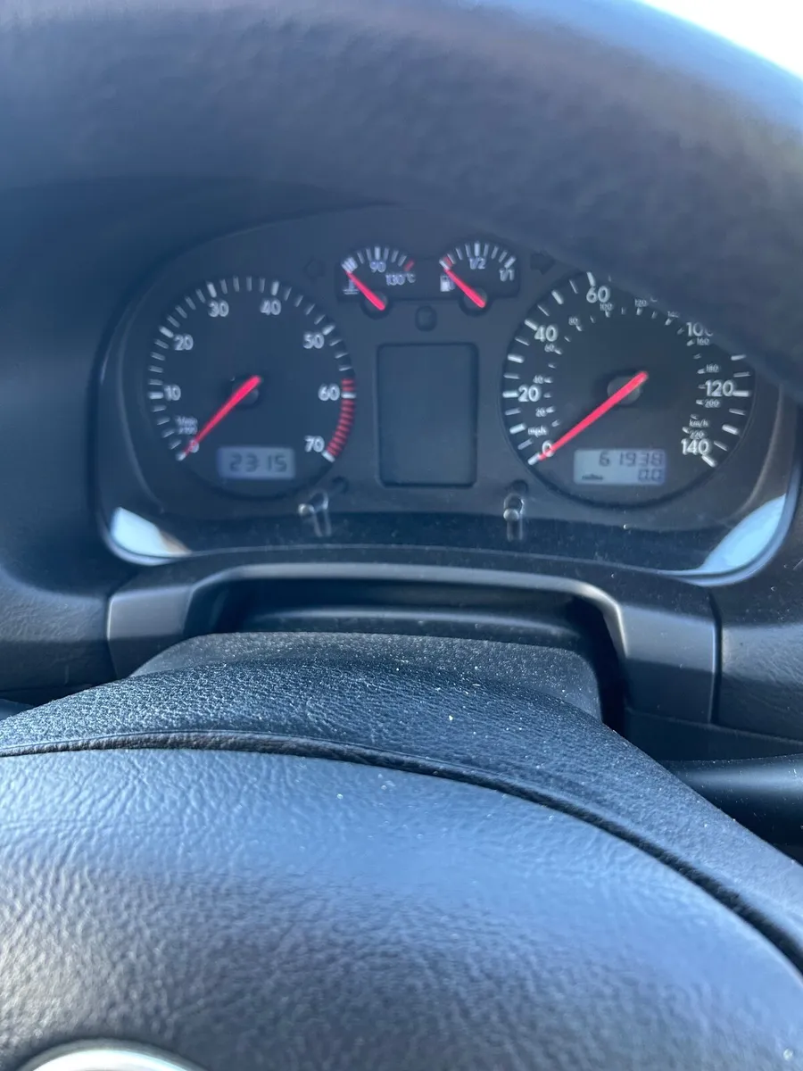 Volkswagen Golf 2001 2 door - Image 3