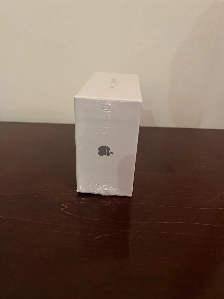 Apple AirPods Gen 3 - Image 4