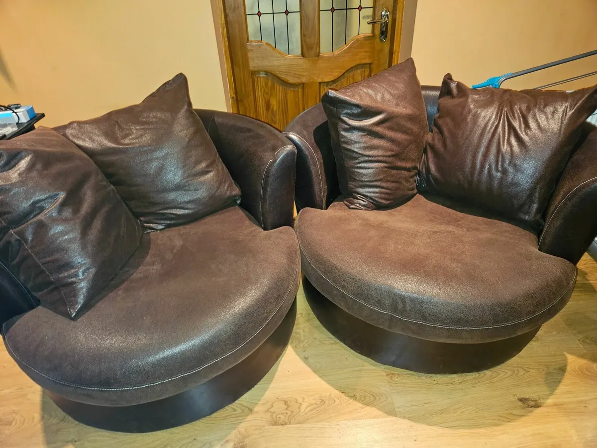 Pair of Swivel Chairs - Image 1
