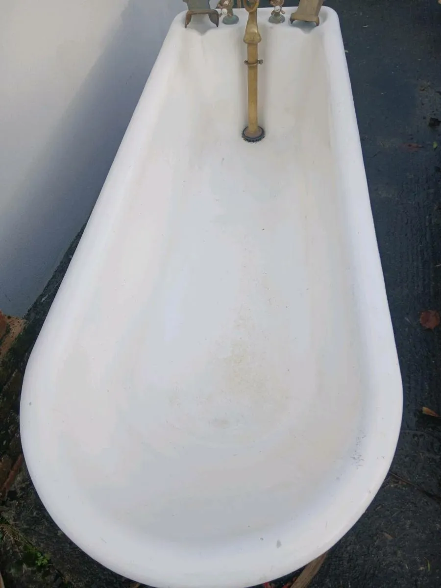 Roll Top Cast Iron Bath - Image 2