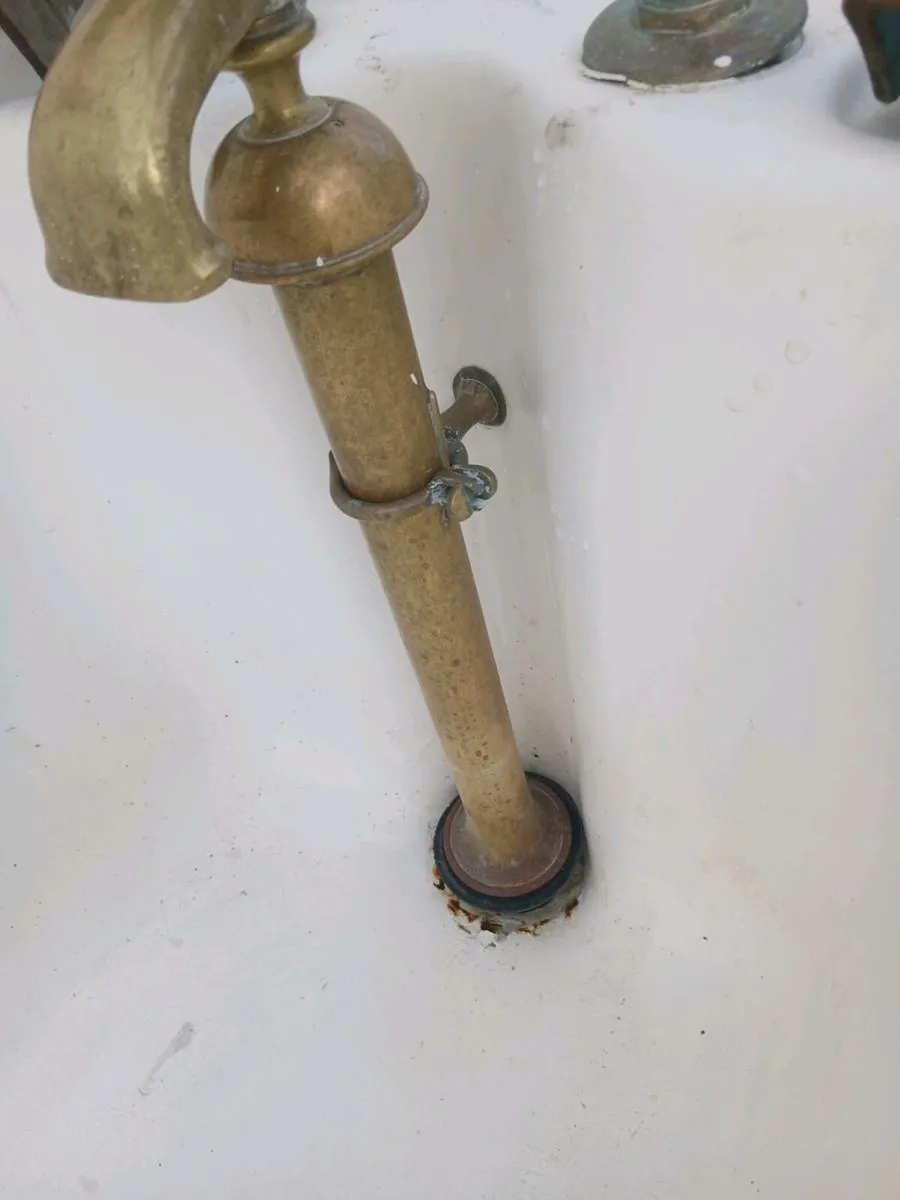 Roll Top Cast Iron Bath - Image 3