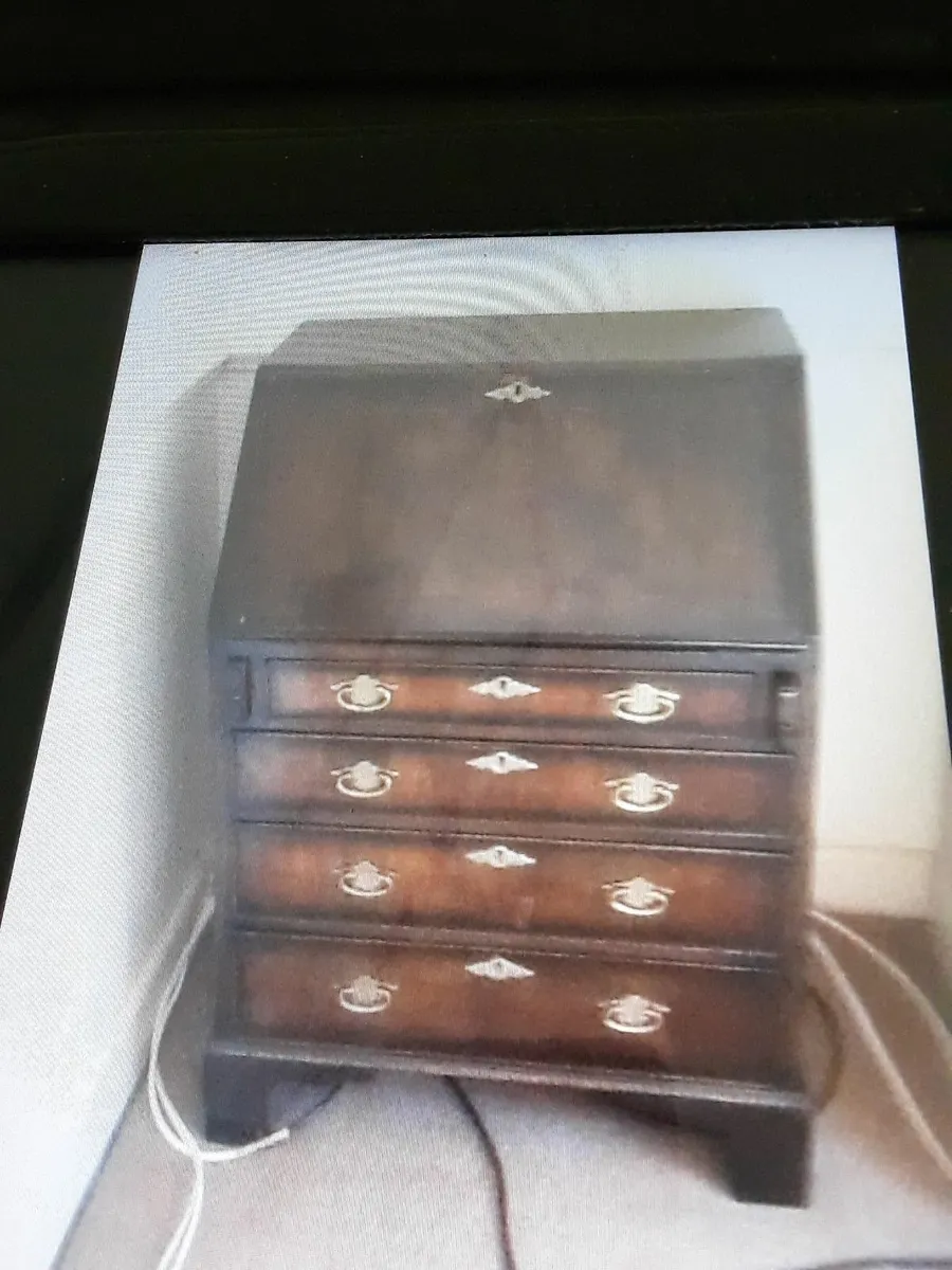 Writing bureau with solid brass inlaid handles - Image 1