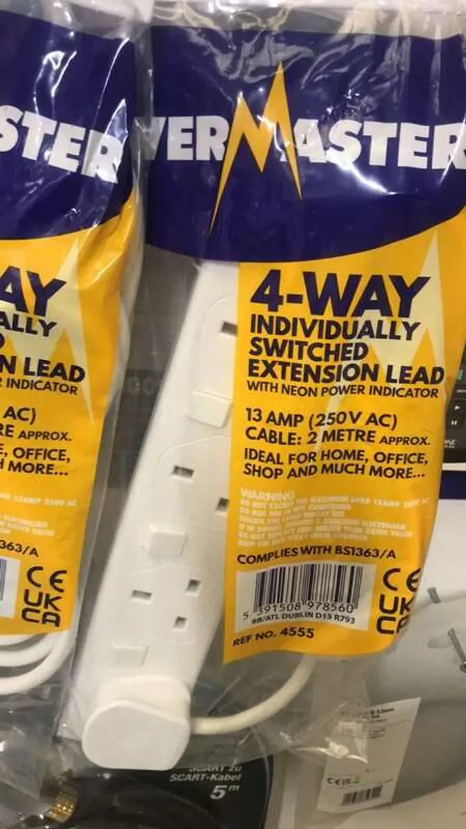 4 Way Extension lead Switched with Neon 2 Meter Lead - Image 2