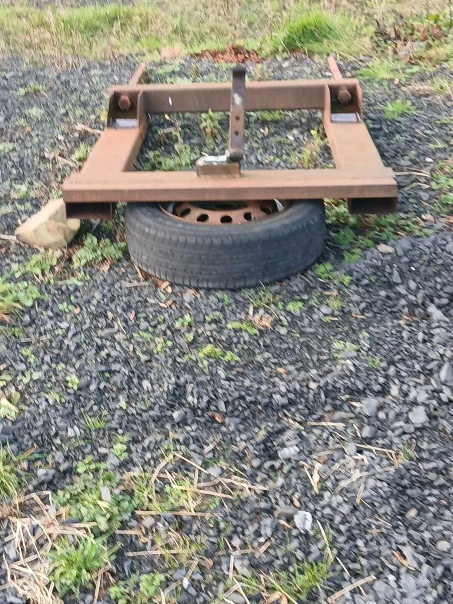 Forklift attachment for loading bales - Image 2