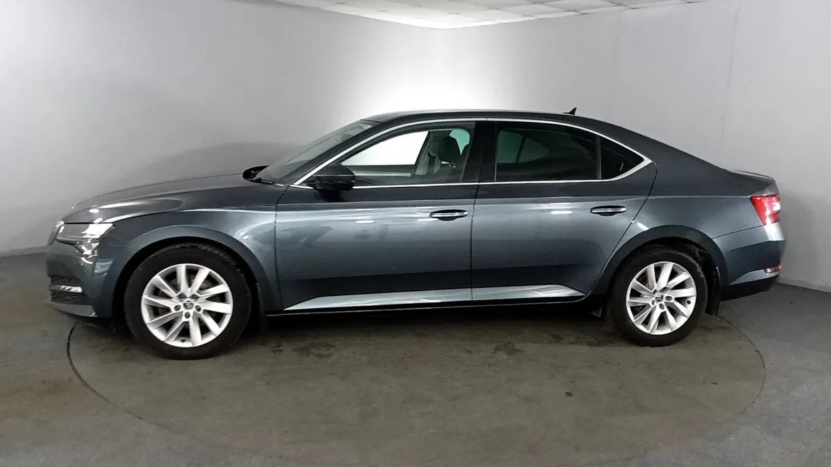 212 Skoda Superb - 2.0 TDI - SE Technology 150 BHP - Image 1