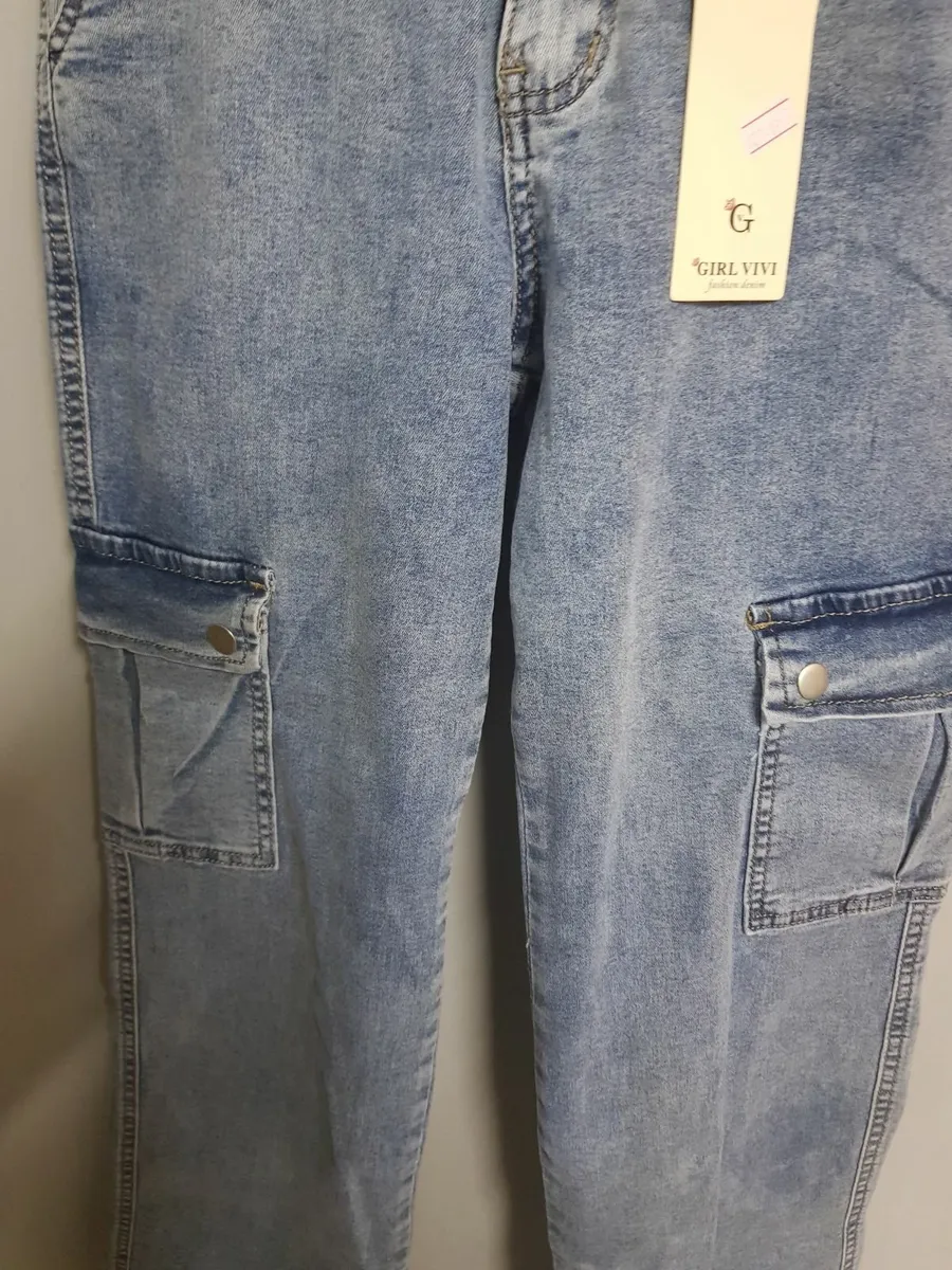 Girls jeans sz 8.....5e - Image 4