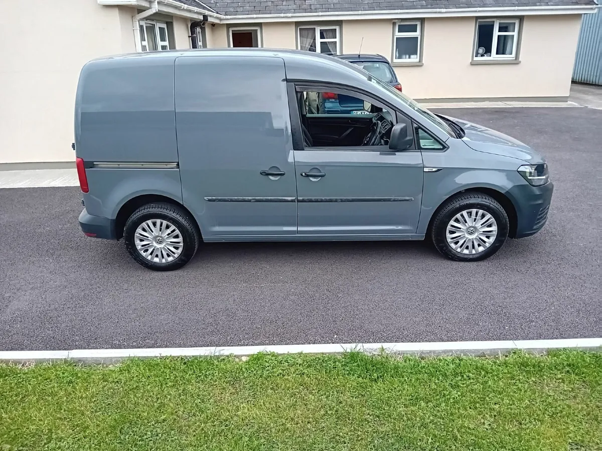 Volkswagen Caddy 2016 - Image 2