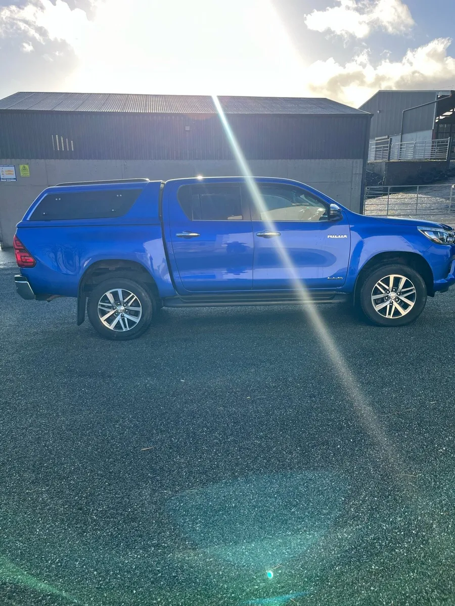 Toyota Hilux - Image 4