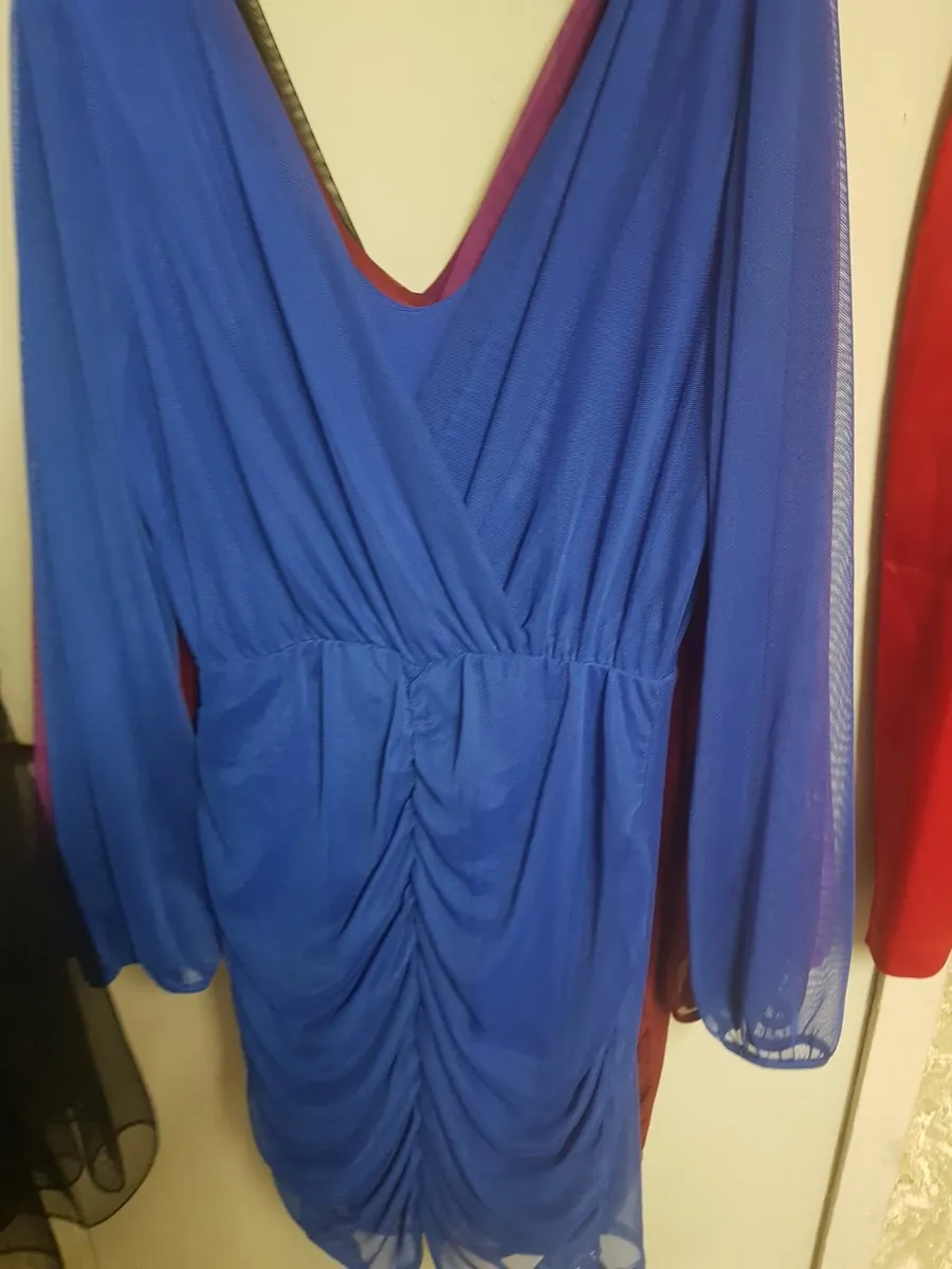 Dresses sz 10/14......12e - Image 1