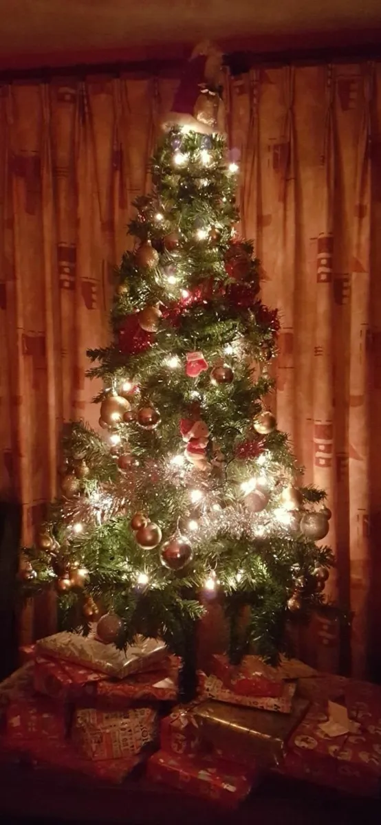 Christmas tree - Image 1