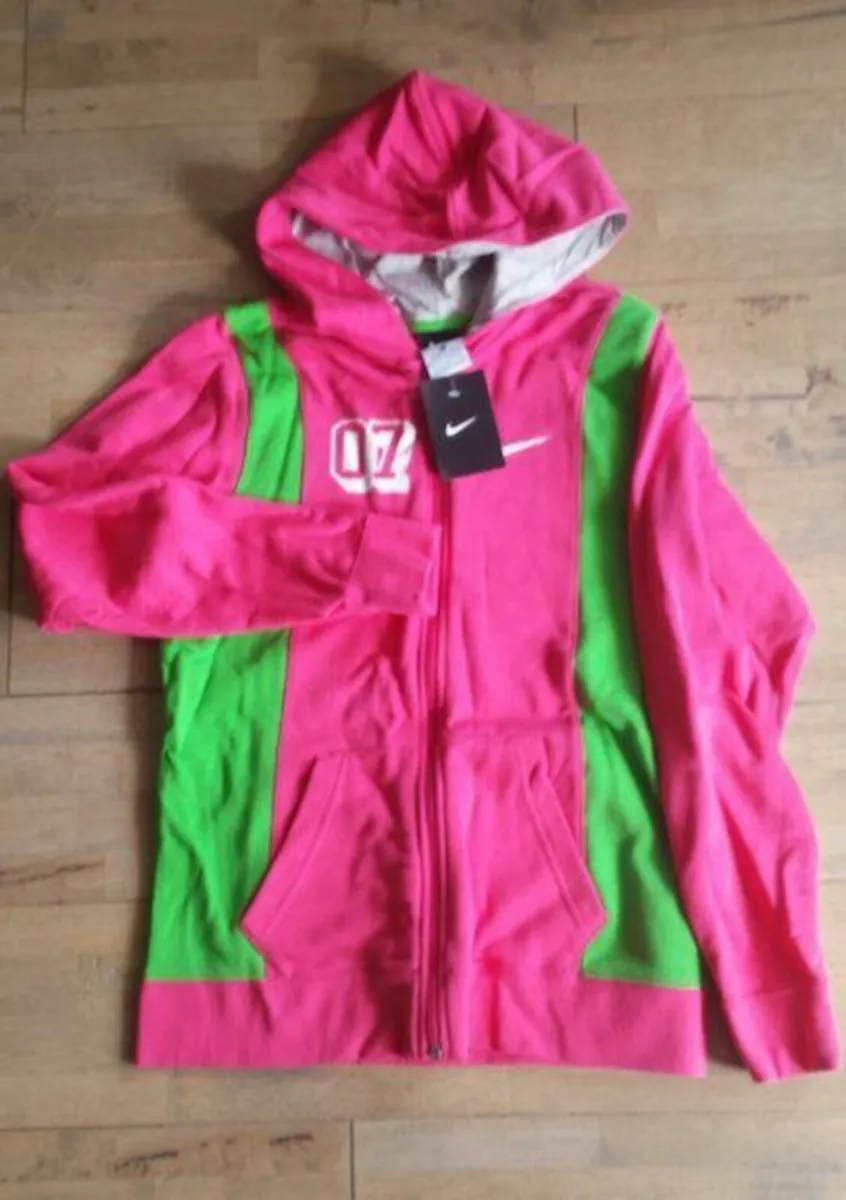 New - NIKE Hoodie age 13 - 15