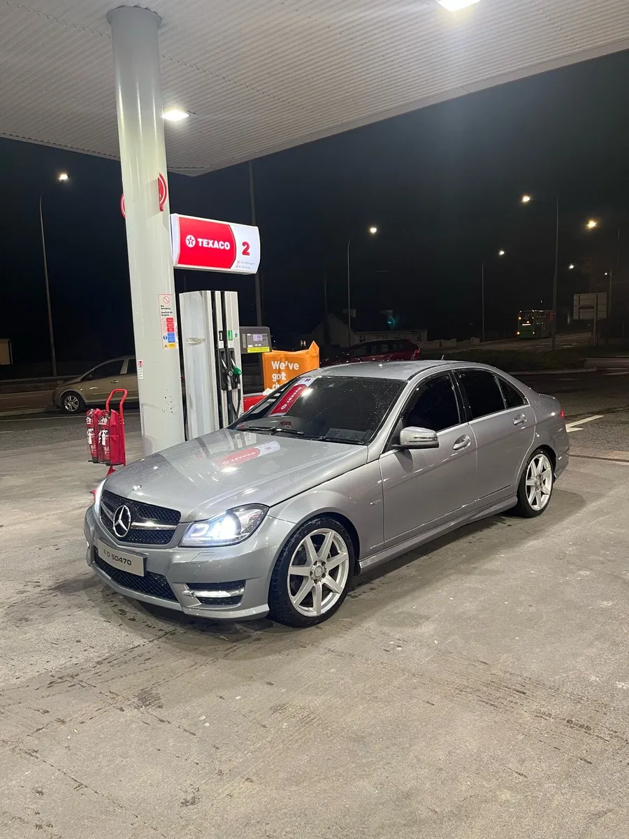 Mercedes c220dAMG - Image 4