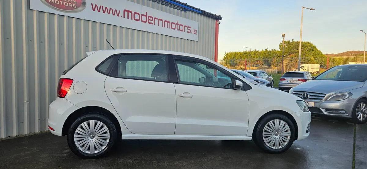 Volkswagen Polo auto 1.2 dsg comfortline low kms - Image 3
