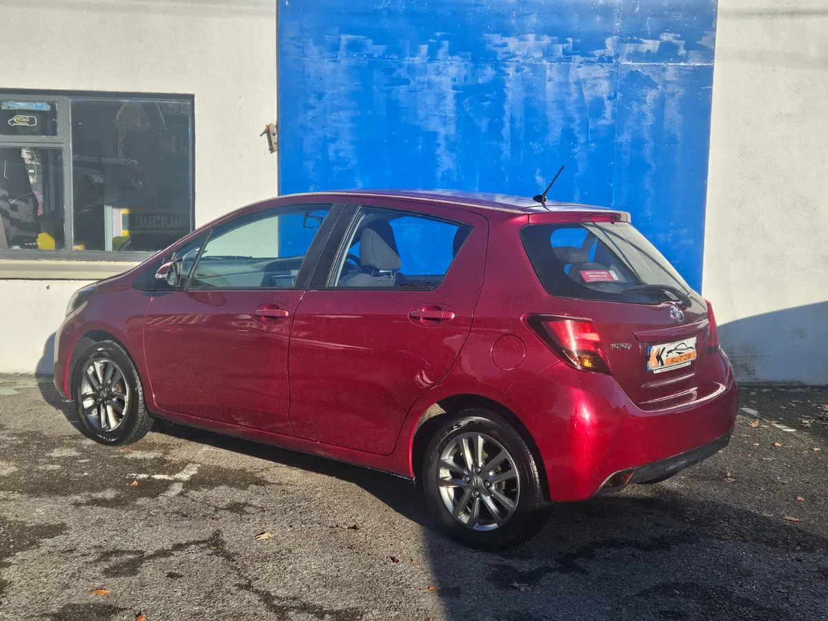 Toyota Yaris 2017 - Image 2