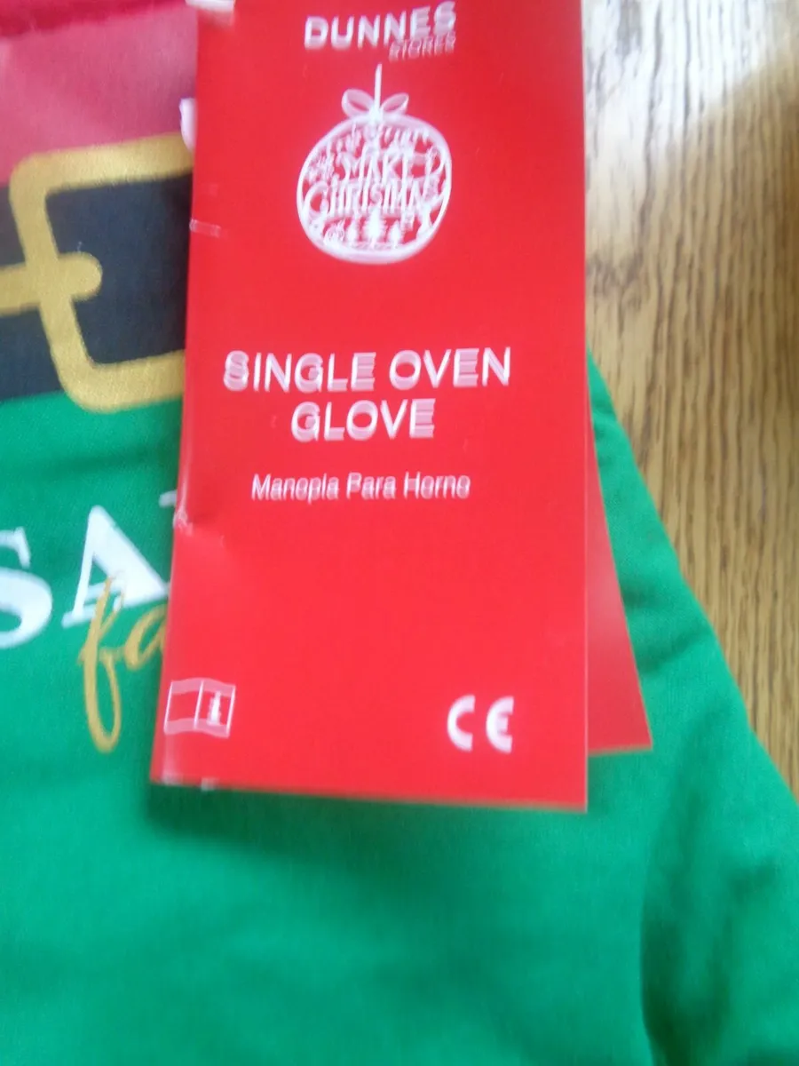 Christmas Oven Glove for sale - Image 2