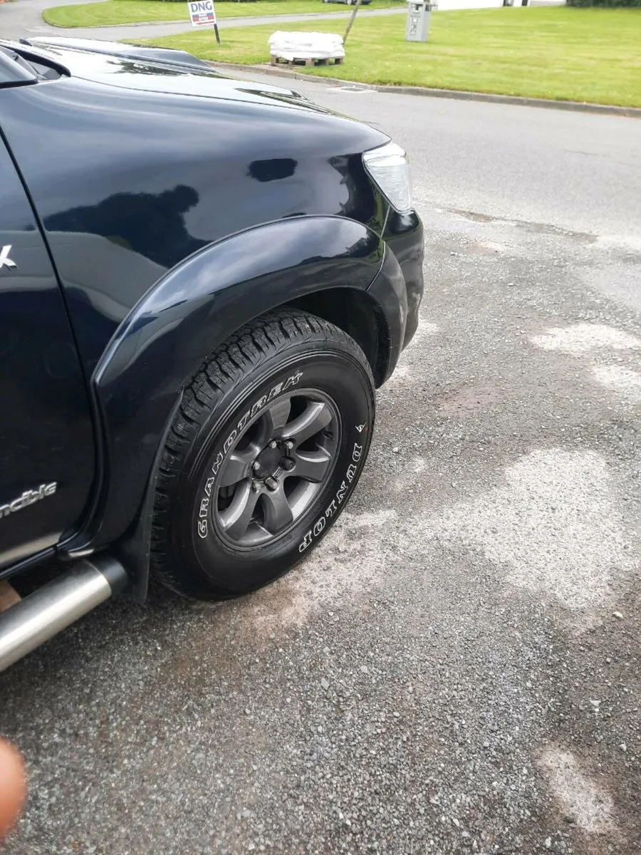 Toyota hilux - Image 4
