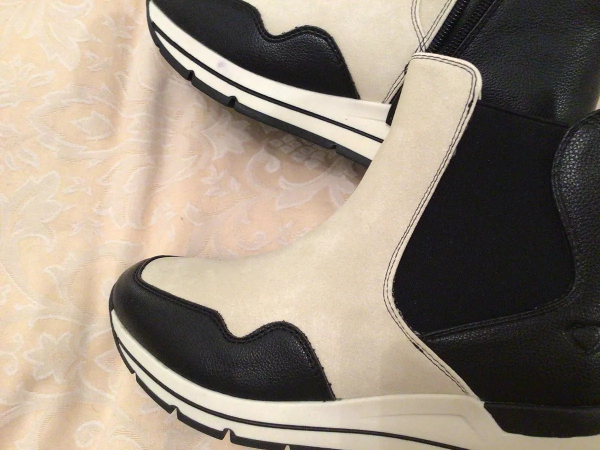 Ladies leather boots - Image 3