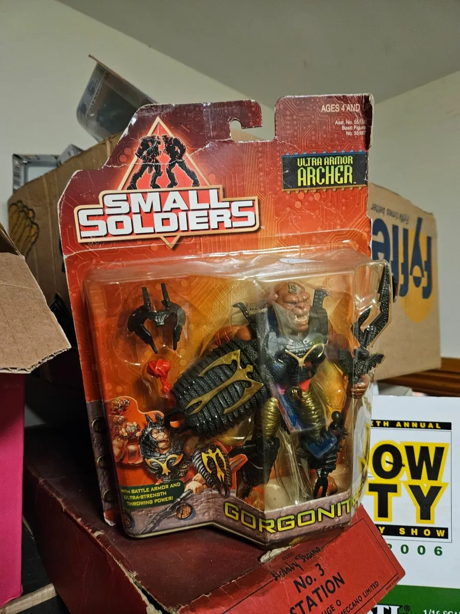 Small Soldiers Ultra Armor Archer - Image 1
