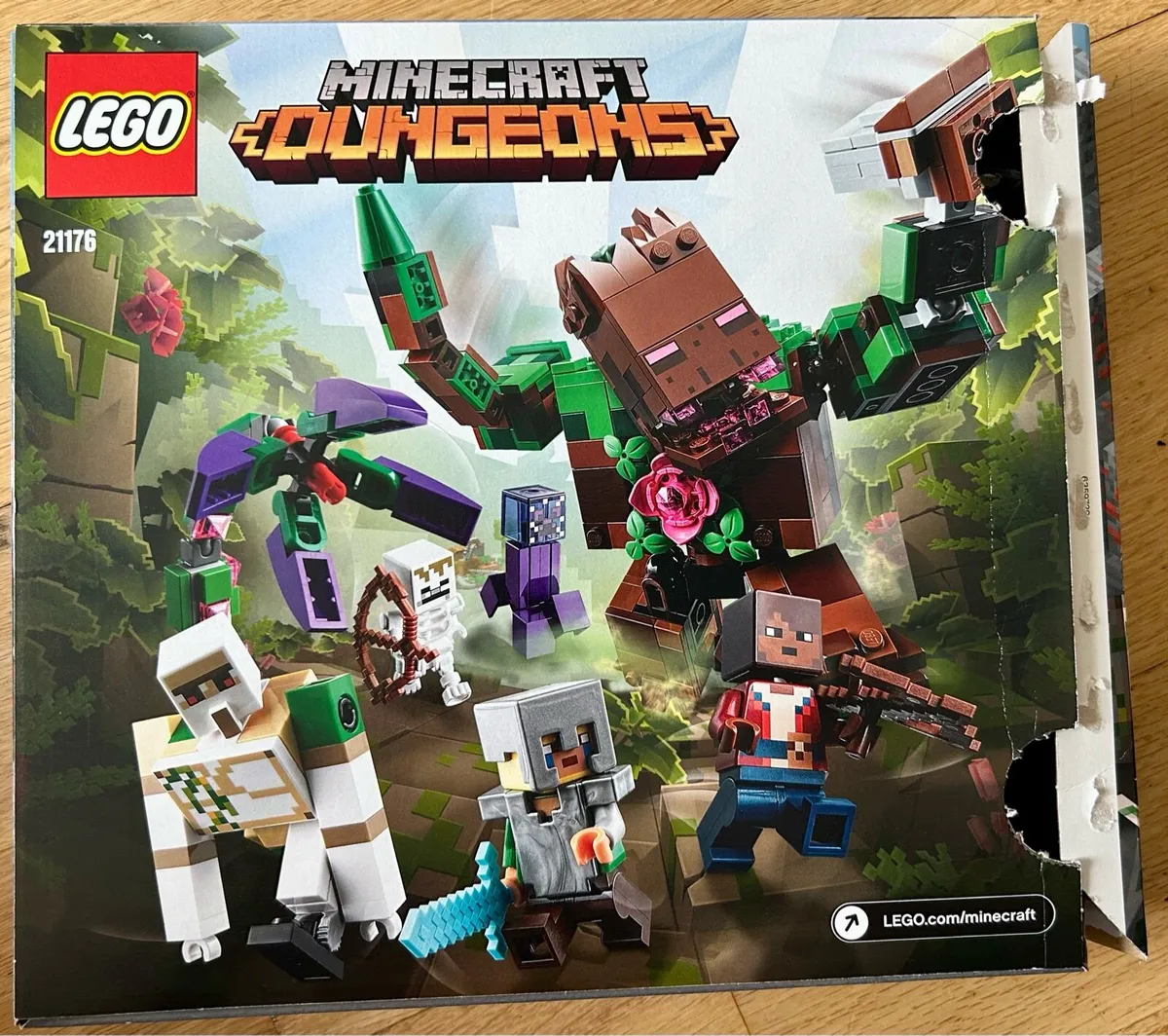 Lego Minecraft - The Jungle Abomination - 21176 - Image 3