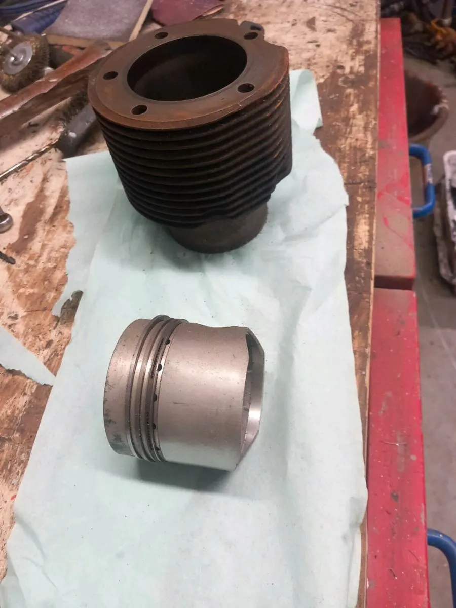 Lister petter piston and barrel - Image 3