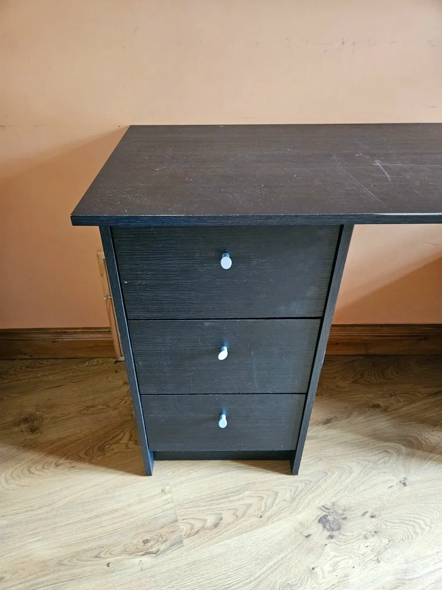 Student desk - Image 2