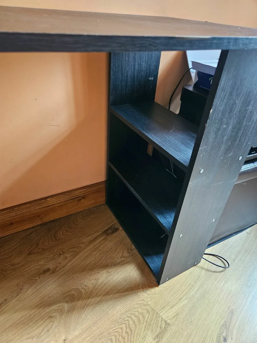 Student desk - Image 3