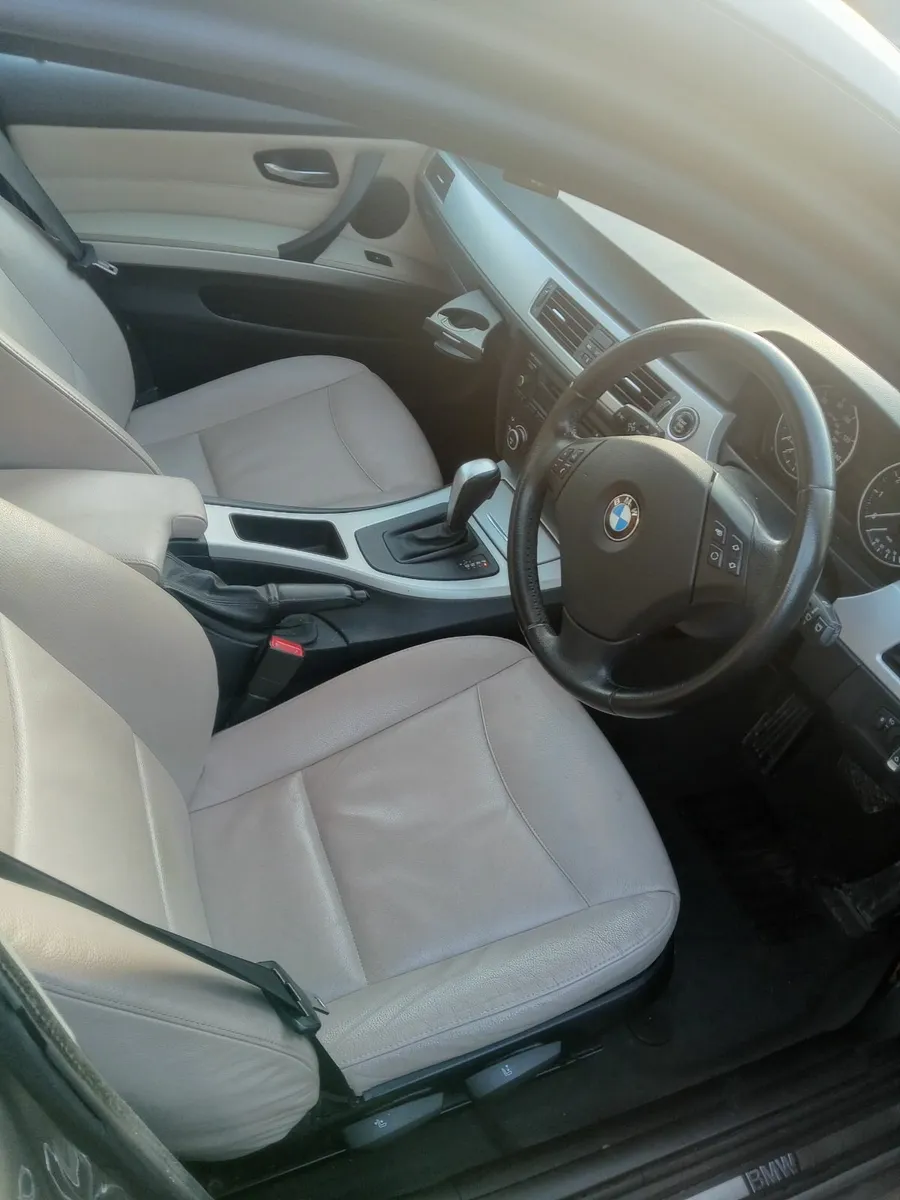 BMW 3-Series 2008 - Image 2