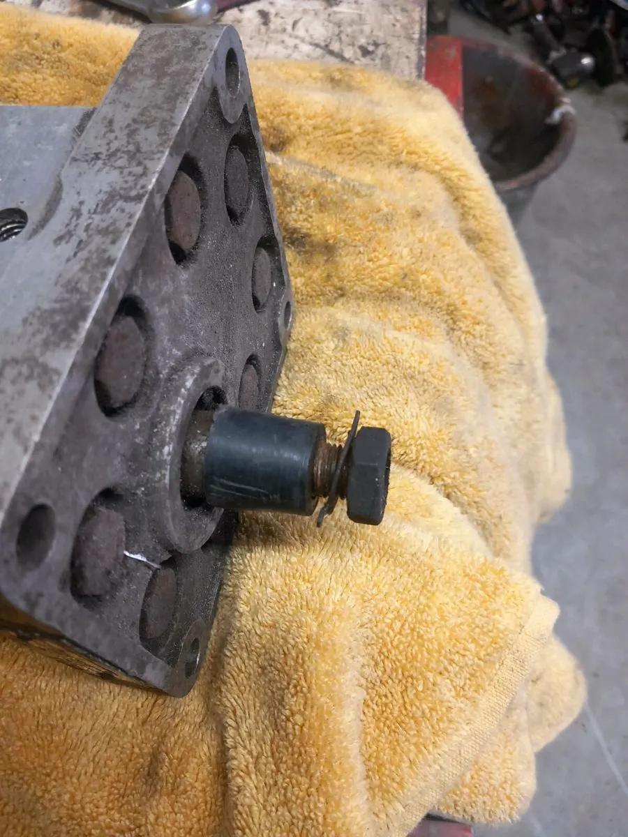 Hydraulic pump/ log  splitter - Image 4