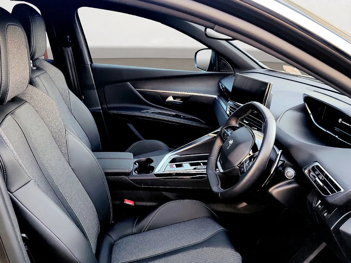 Peugeot 5008 Diesel Auto - Image 3