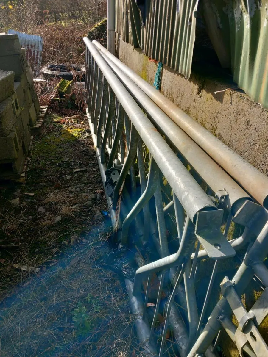 Feed  barriers - Image 1