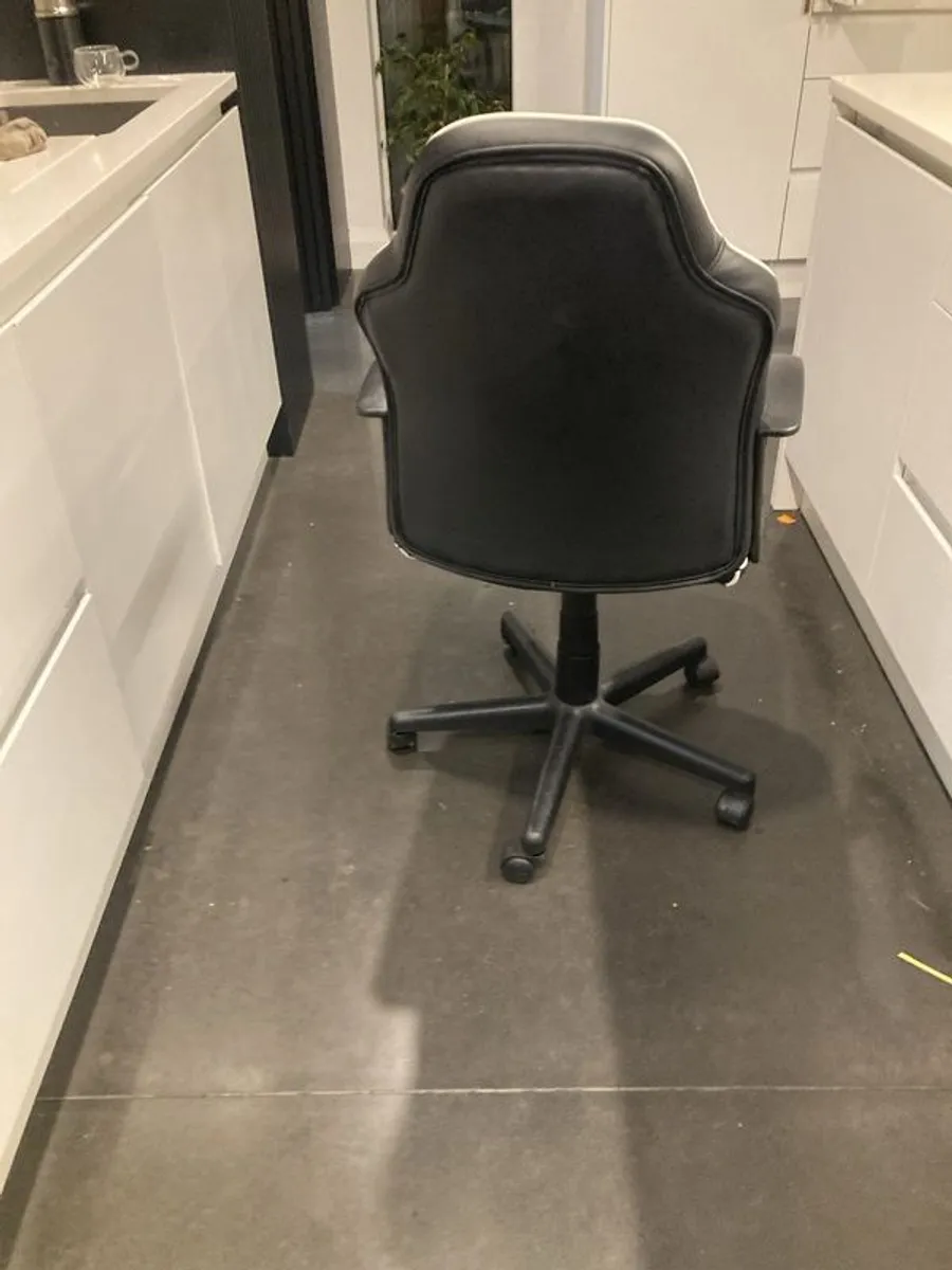 gaming chair - Image 4