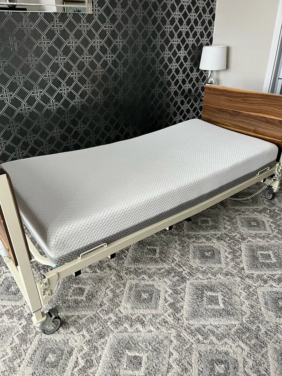 Electric bed - Image 2