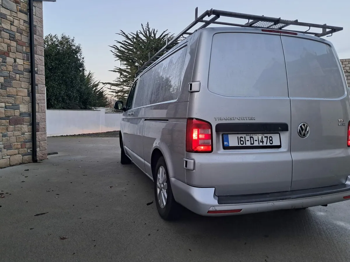 Volkswagen Transporter.   2016 - Image 2