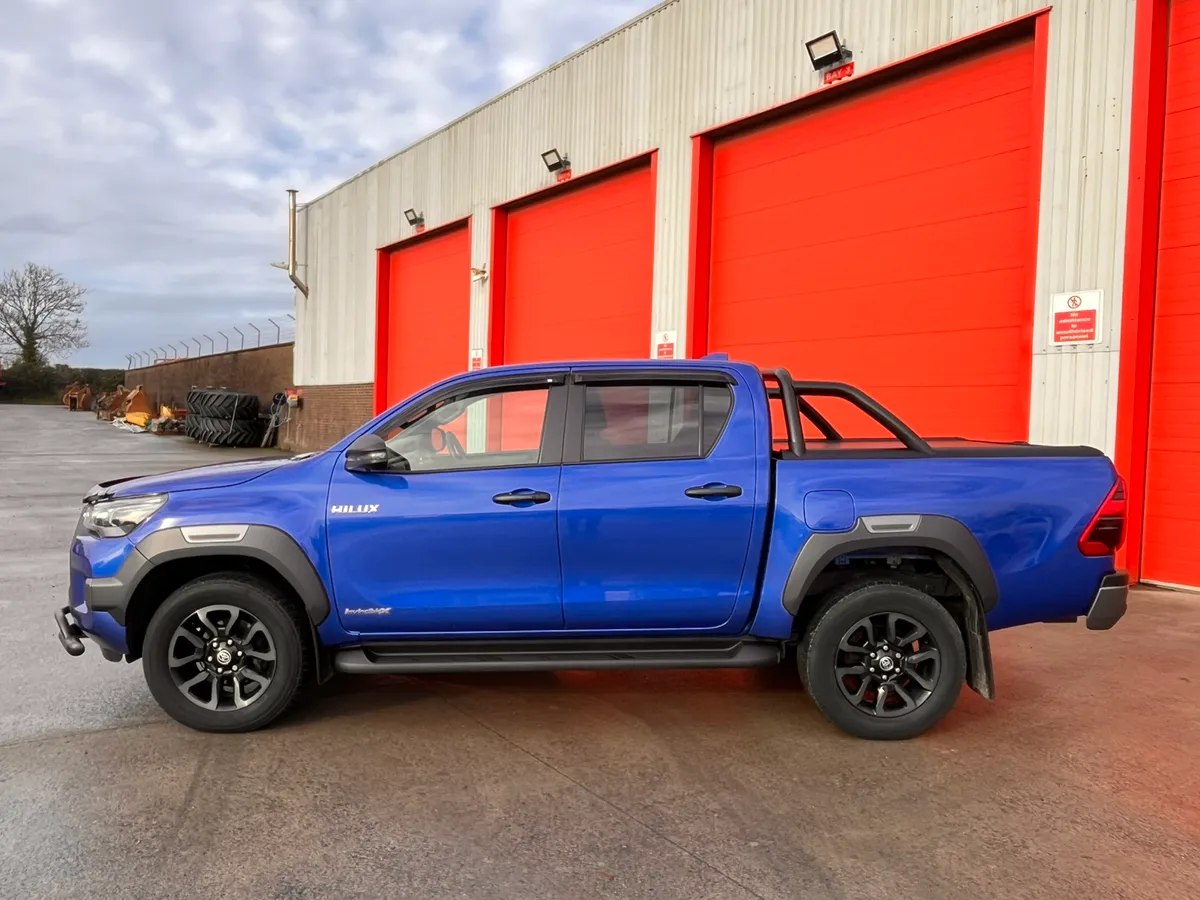 2023 Toyota Hilux 2.8 Invincible X Auto - Image 2