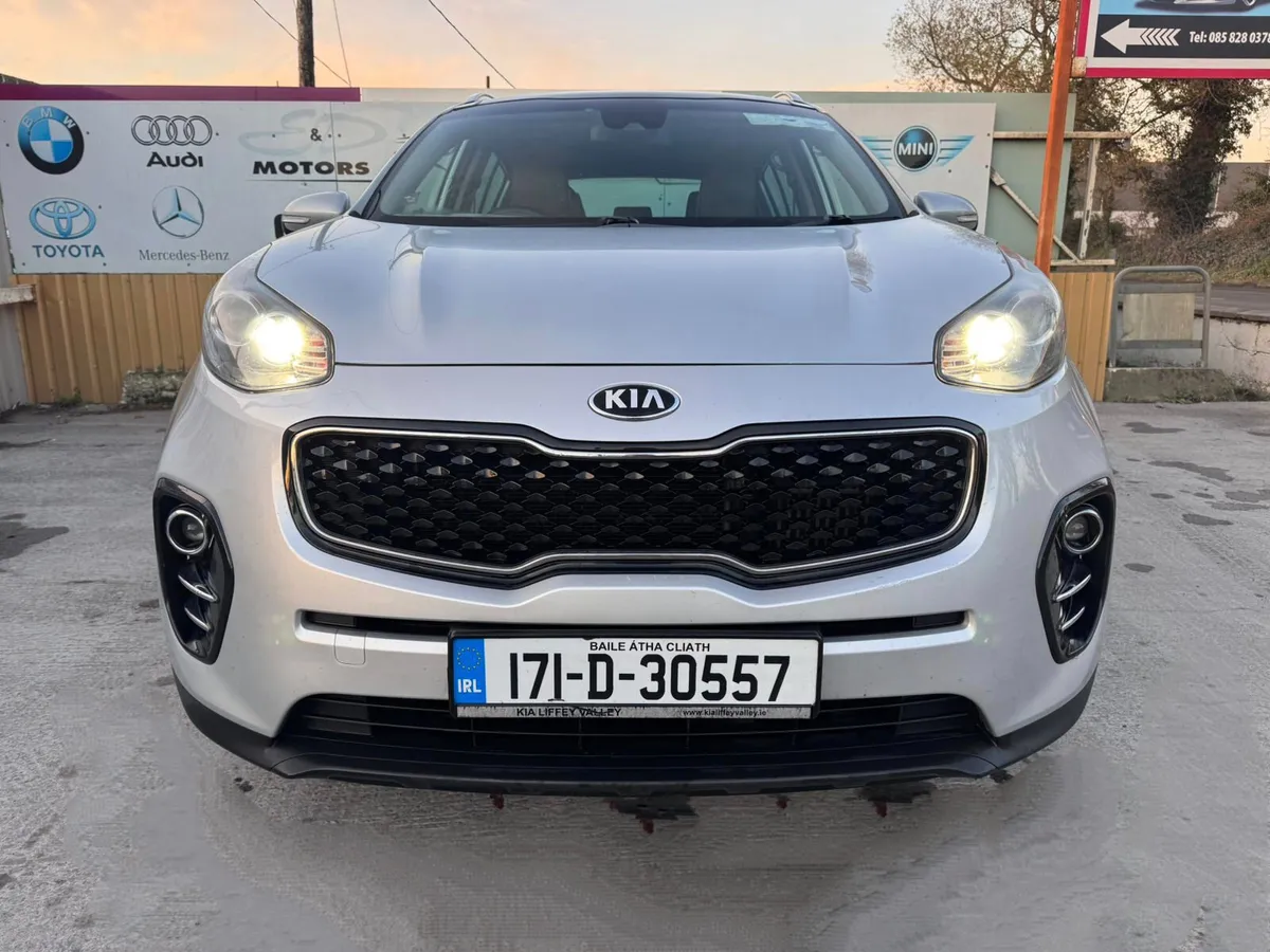 171 Kia Sportage 1.7D PLATINUM S AUTO - Image 2