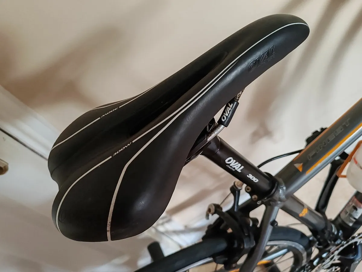 Fuji Road Bike + Unused Trainer – Fully serviced - Image 4