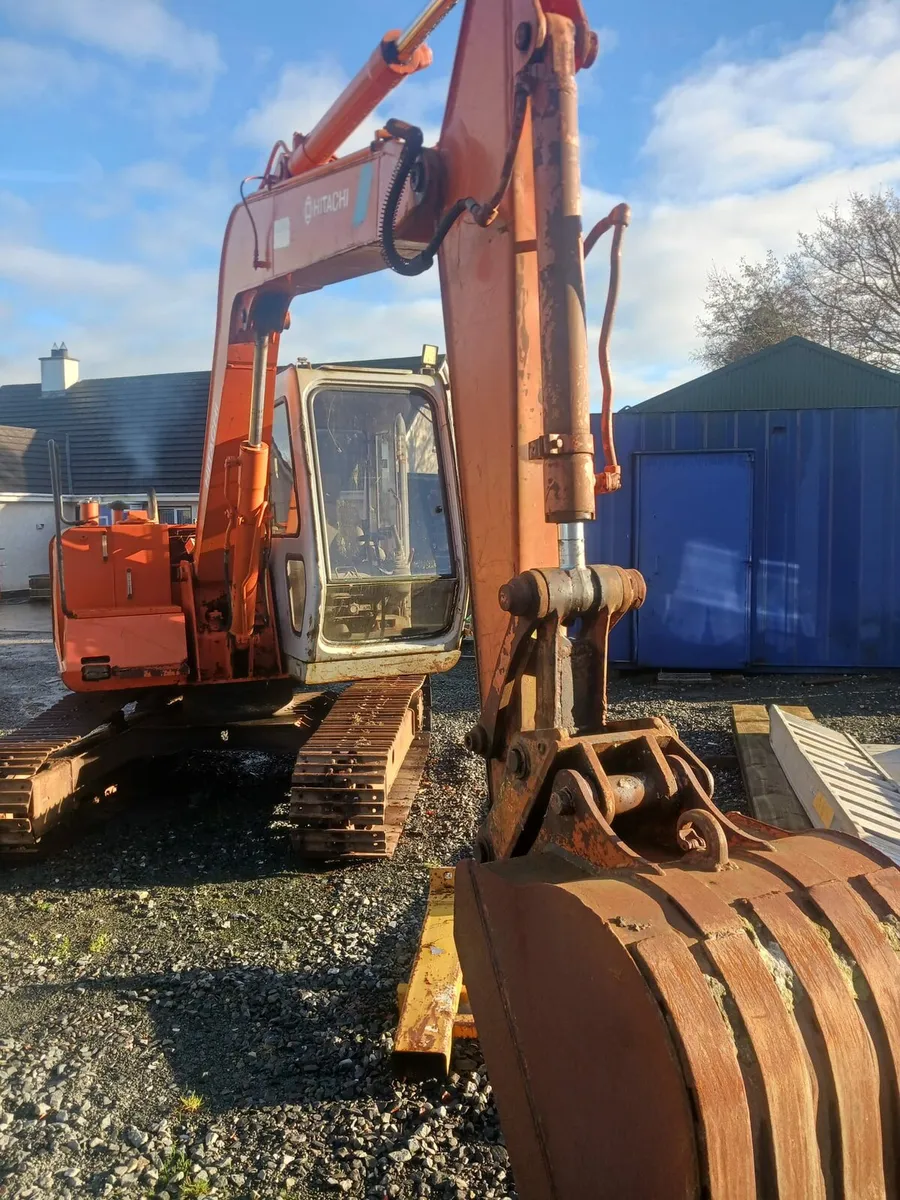 Hitachi EX60/2 Digger - Image 1