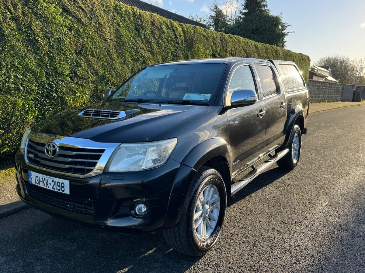 Toyota Hilux invincible 3.0 cvrt 10/26 - Image 4