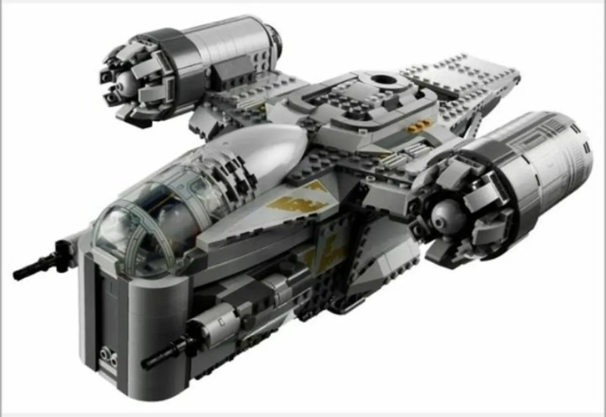 Lego Star Wars 75292 The Razor Crest - Image 2
