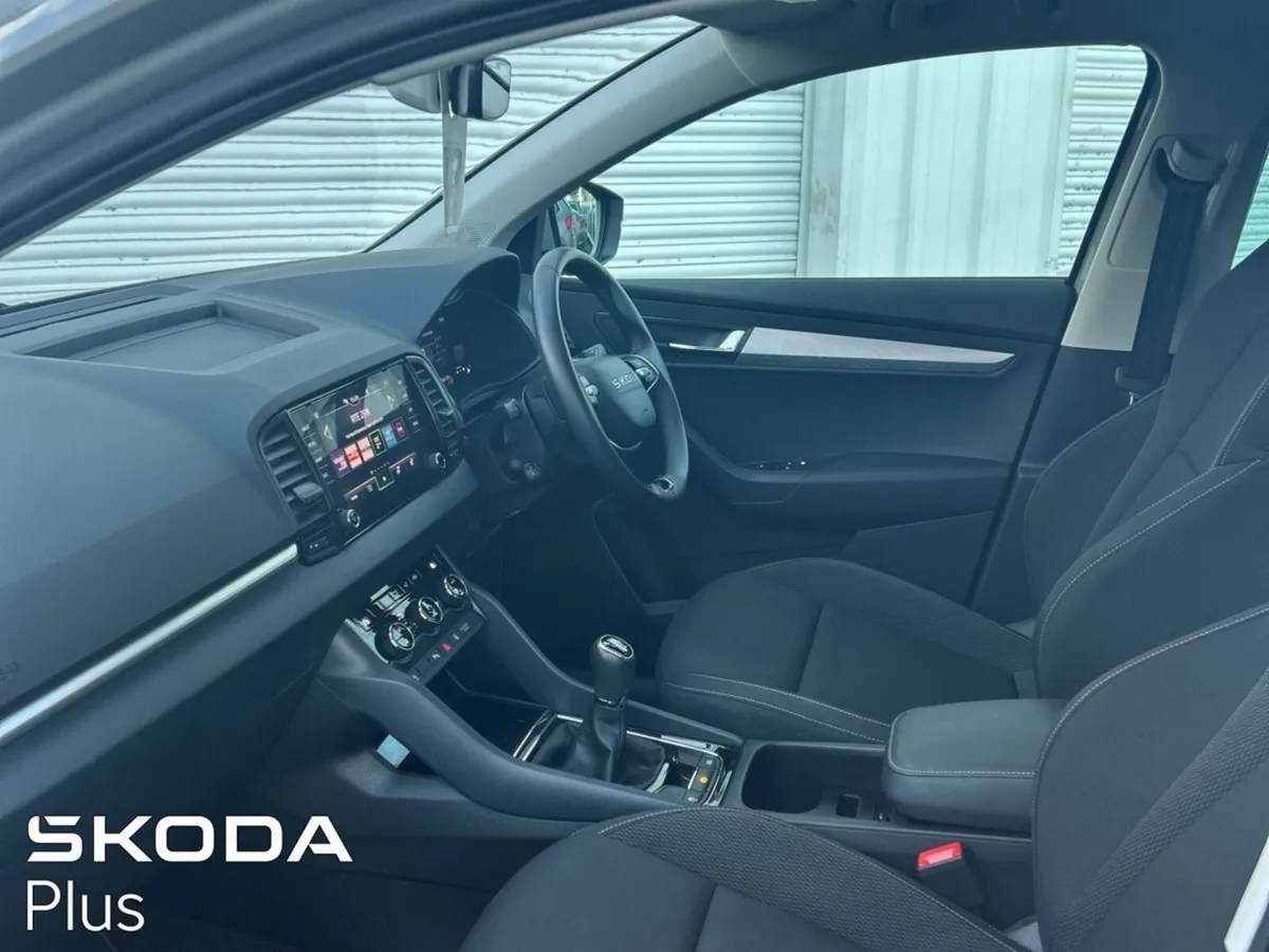 Skoda Karoq SELECTION 2.0 TDI 115 BHP - Image 4