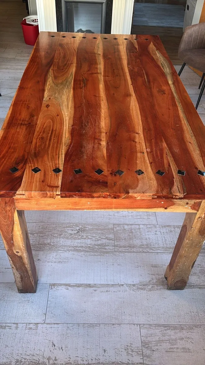 Excellent Dinning Table - Image 1