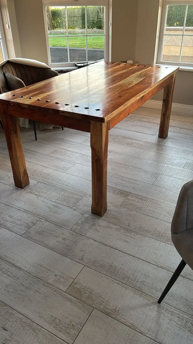 Excellent Dinning Table - Image 2