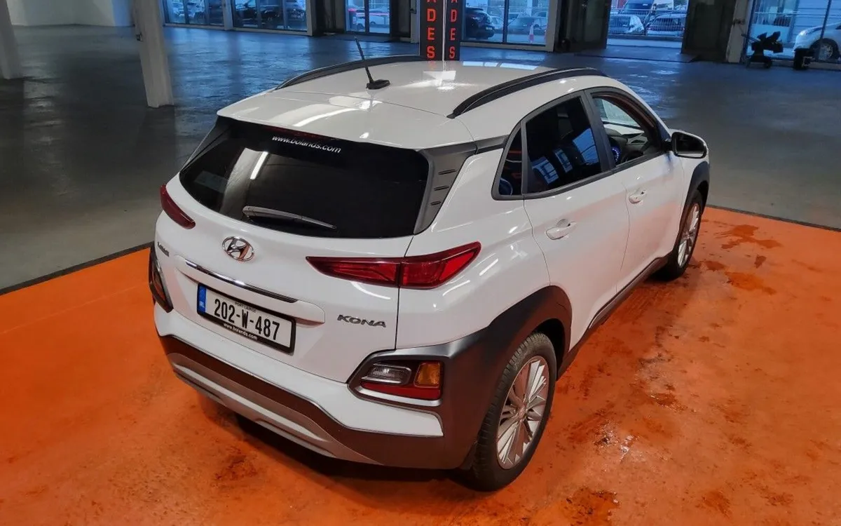 Hyundai KONA 1.6 CRDI Executive - Image 3