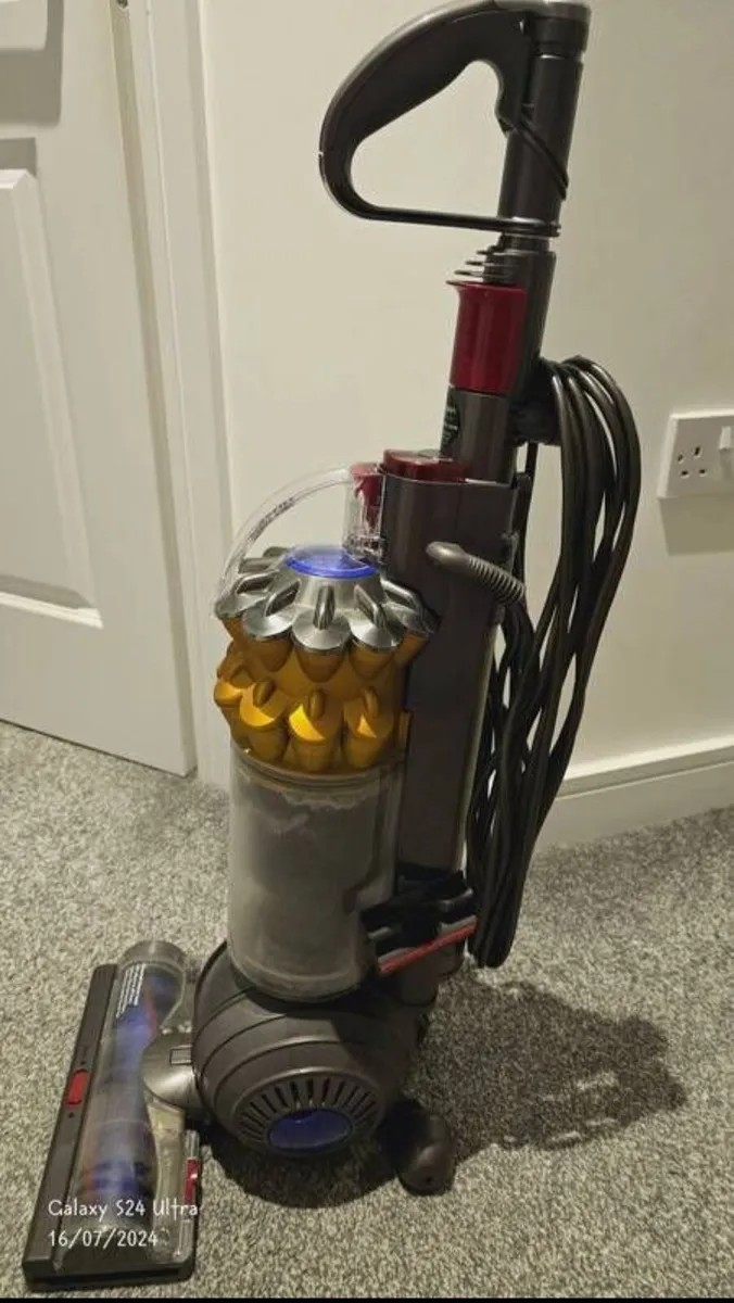 Dyson small ball multi floor vacuum - Image 3
