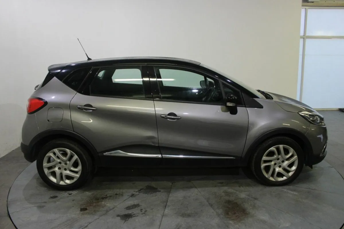 Renault Captur dCi 90 S&S INTENSE - Image 3