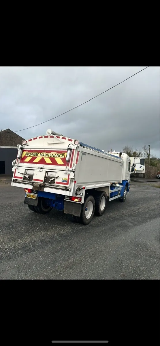 Scania P360 6x4 Tipper - Image 3