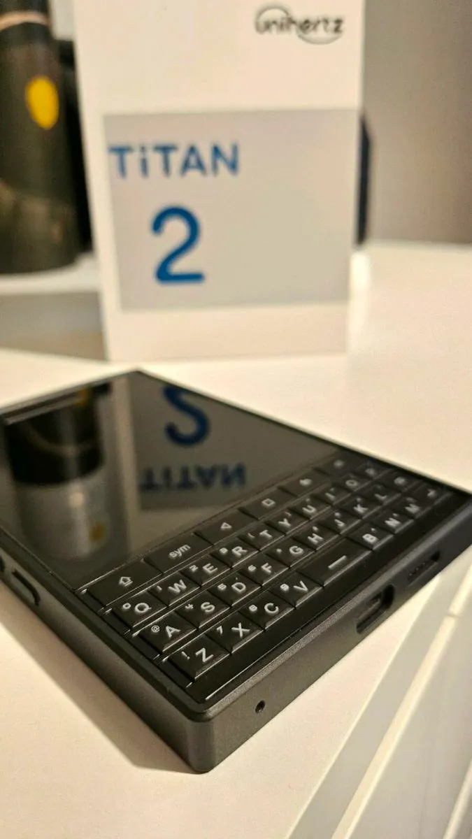 Titan 2 - The Latest 5G QWERTY Keyboard Smartphone - Image 2